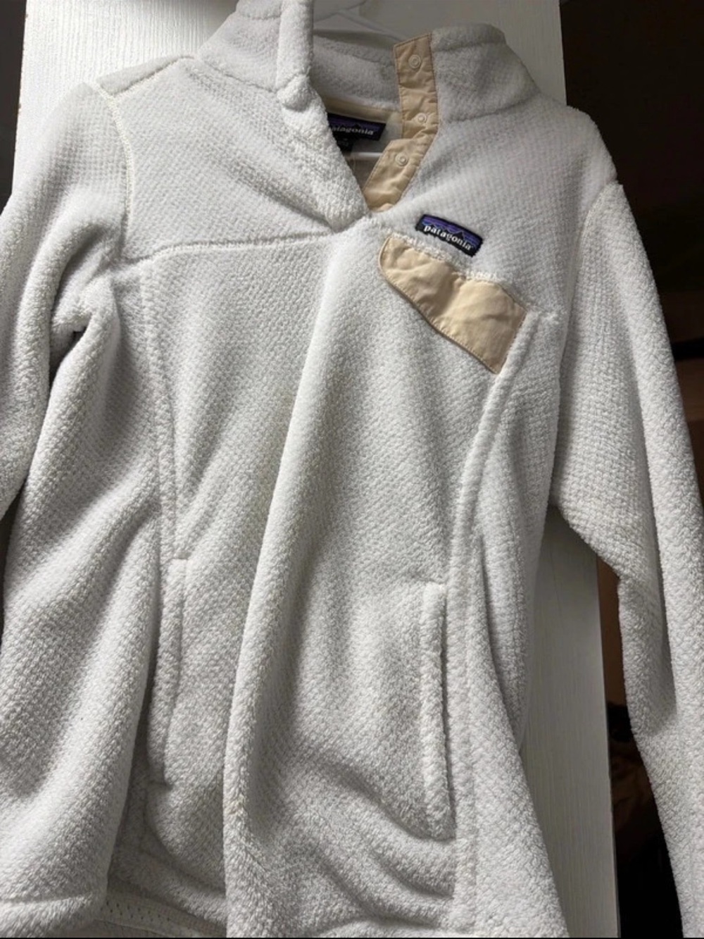 Patagonia Men’s Cream Zip-Style Fleece Pullover with Chest Pocket